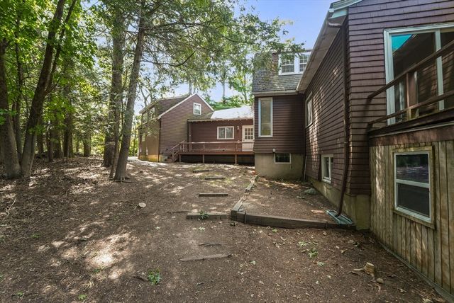 136 Dudley Rd, Newton, MA 02459