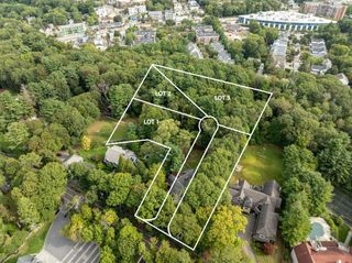 136 Dudley Rd, Newton, MA 02459