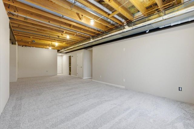 18131 ASHLEY Lane, Council Bluffs, IA 51503