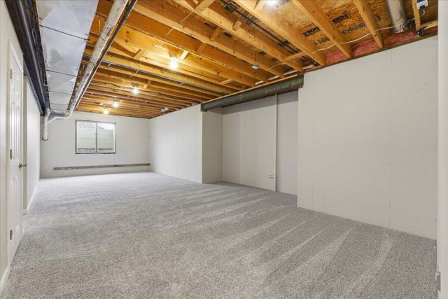 18131 ASHLEY Lane, Council Bluffs, IA 51503