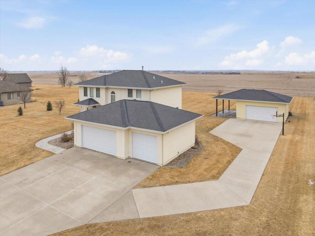 18131 ASHLEY Lane, Council Bluffs, IA 51503