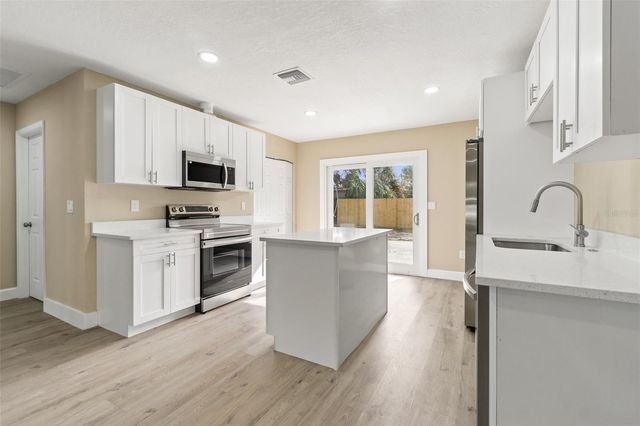 2708 W NASSAU STREET, Tampa, FL 33607