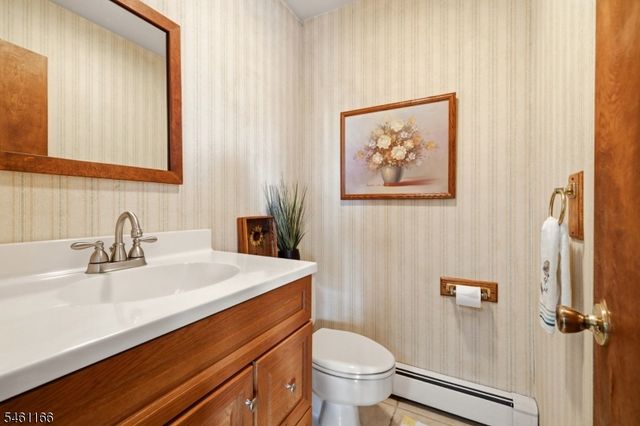 58 Zellers Rd, Washington Twp., NJ 07853