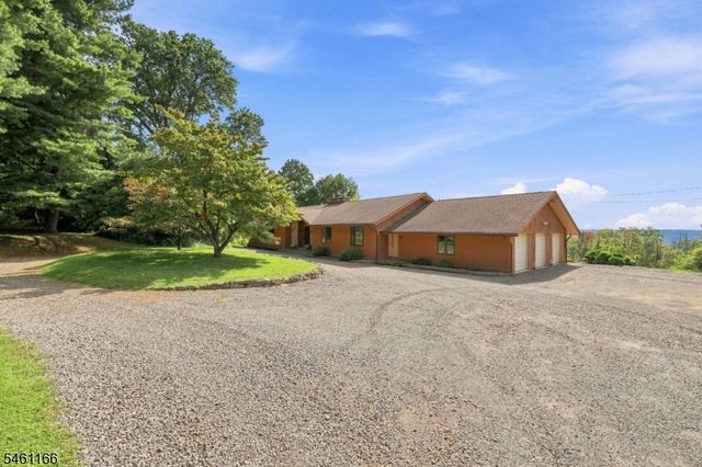 58 Zellers Rd, Washington Twp., NJ 07853