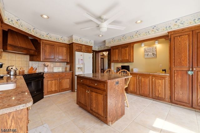 58 Zellers Rd, Washington Twp., NJ 07853