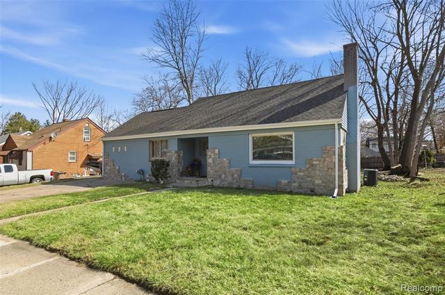 297 Starr Avenue, Pontiac, MI 48341