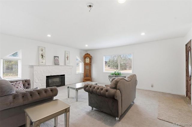 297 Starr Avenue, Pontiac, MI 48341