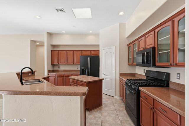 908 E Sawmill Canyon Place, Green Valley, AZ 85614