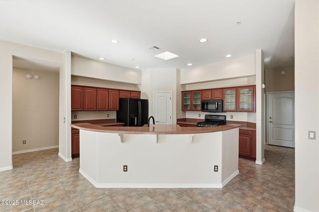 908 E Sawmill Canyon Place, Green Valley, AZ 85614