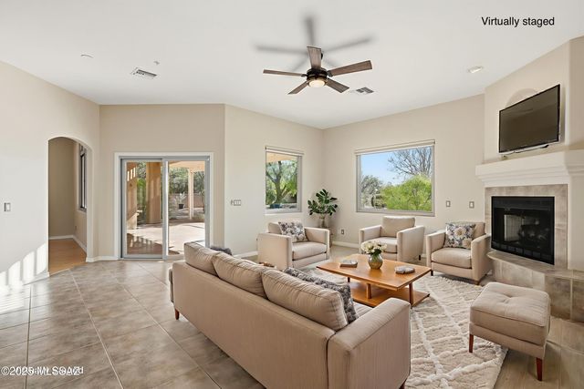 908 E Sawmill Canyon Place, Green Valley, AZ 85614