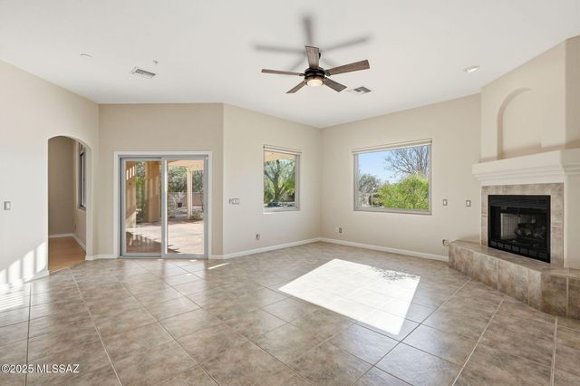 908 E Sawmill Canyon Place, Green Valley, AZ 85614