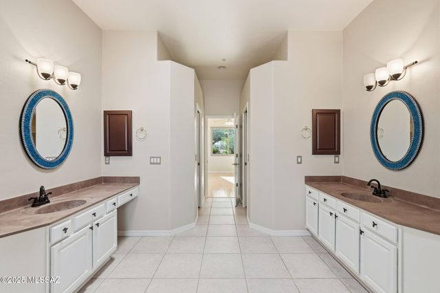 908 E Sawmill Canyon Place, Green Valley, AZ 85614