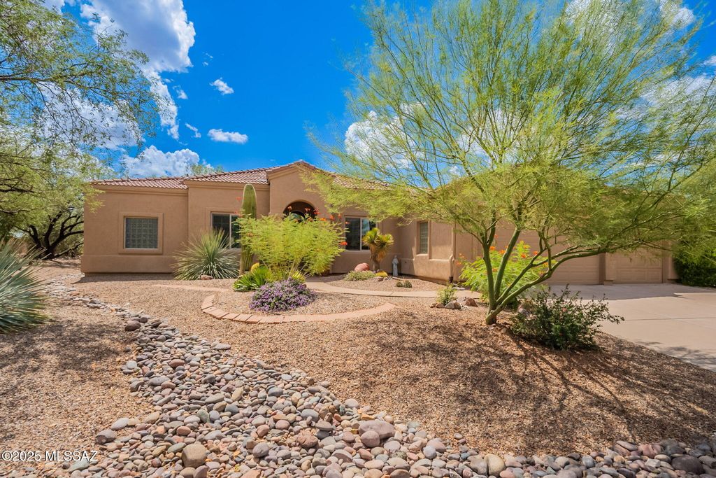 908 E Sawmill Canyon Place, Green Valley, AZ 85614