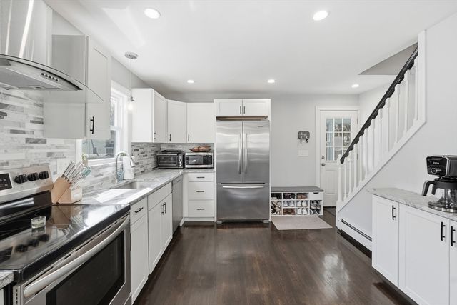 17 Lansing Ave, Worcester, MA 01605