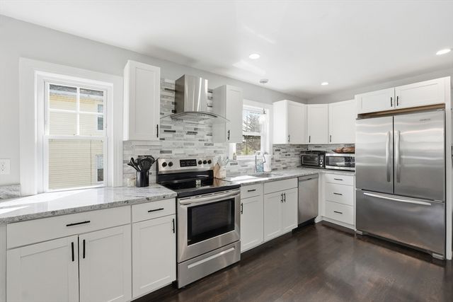 17 Lansing Ave, Worcester, MA 01605