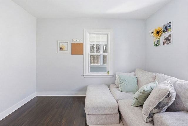 17 Lansing Ave, Worcester, MA 01605