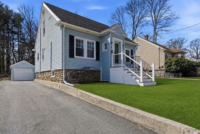 17 Lansing Ave, Worcester, MA 01605