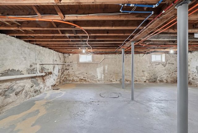 17 Lansing Ave, Worcester, MA 01605