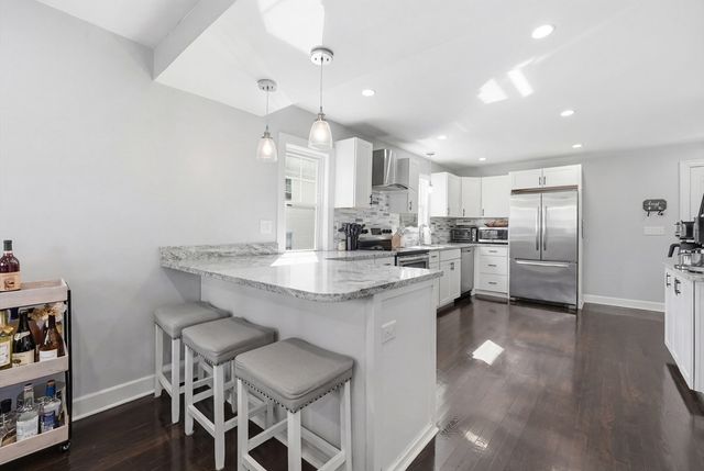 17 Lansing Ave, Worcester, MA 01605