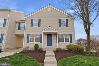 824 PURPLE MARTIN CT, Warrington, PA 18976