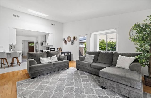 7578 Midfield, Los Angeles, CA 90045