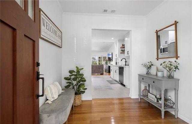 7578 Midfield, Los Angeles, CA 90045