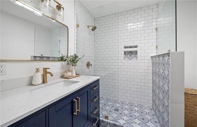 7578 Midfield, Los Angeles, CA 90045