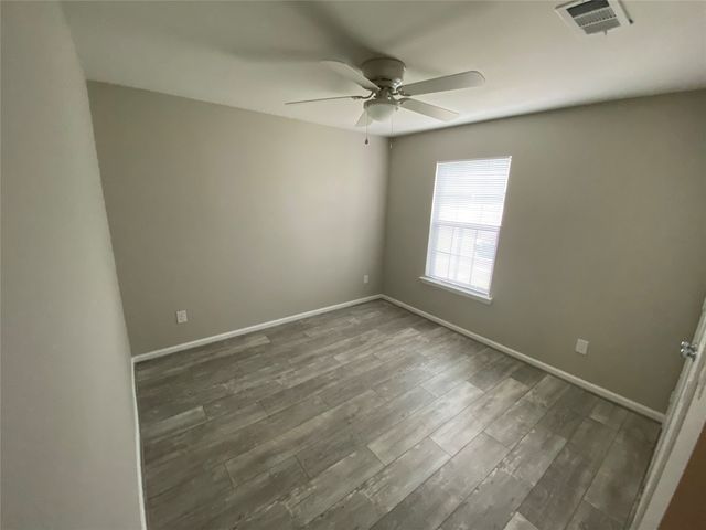 2211 W Illinois Avenue, Dallas, TX 75224