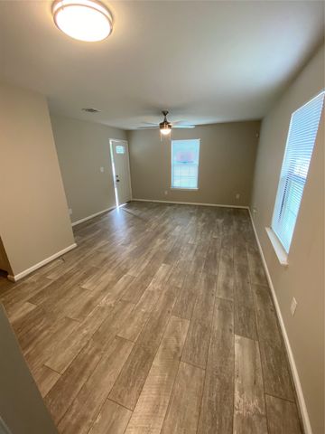 2211 W Illinois Avenue, Dallas, TX 75224
