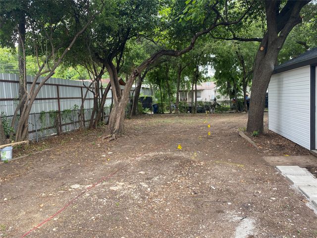 2211 W Illinois Avenue, Dallas, TX 75224