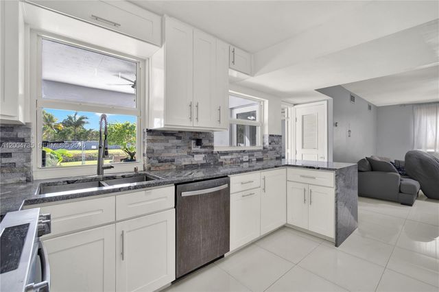 16070 SW 89th Ave Road, Palmetto Bay, FL 33157