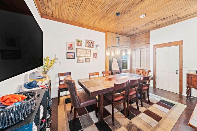 58 Cascade St, Fitchburg, MA 01420