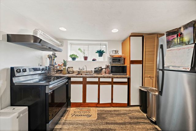 58 Cascade St, Fitchburg, MA 01420