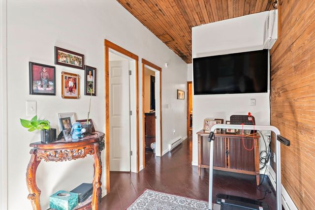 58 Cascade St, Fitchburg, MA 01420