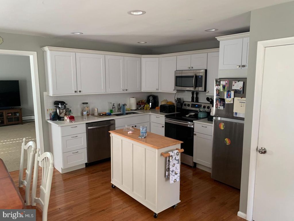 53 SUNSET RD, Royersford, PA 19468