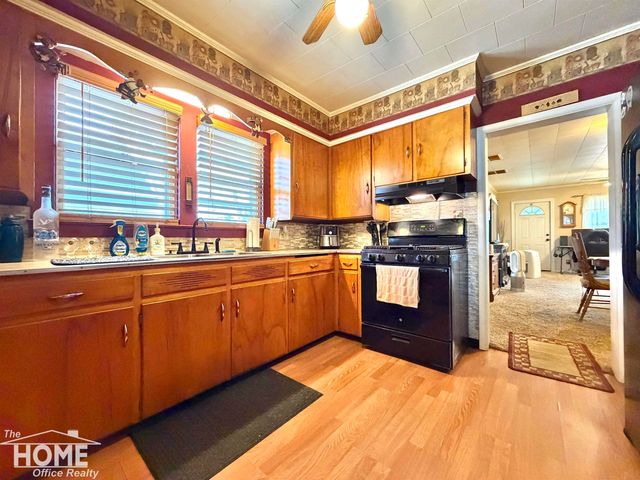 420 E King Street, Owosso, MI 48867
