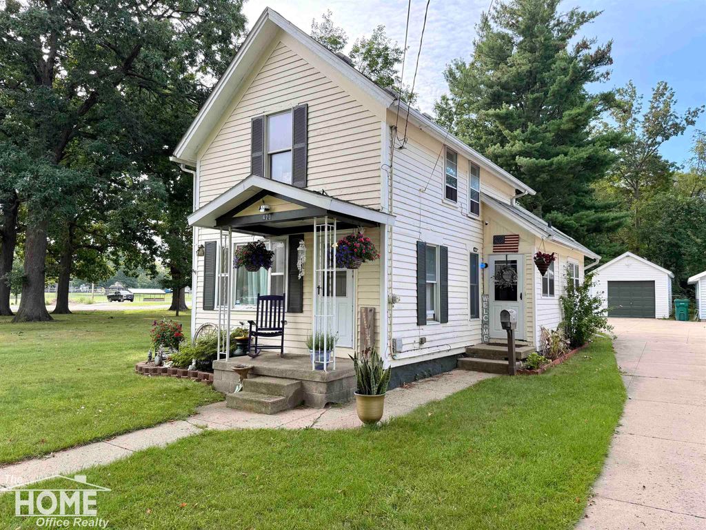 420 E King Street, Owosso, MI 48867