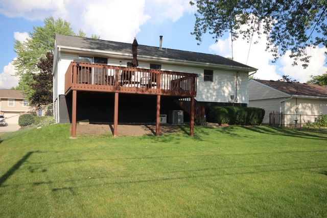 102 Villa Road, Streamwood, IL 60107