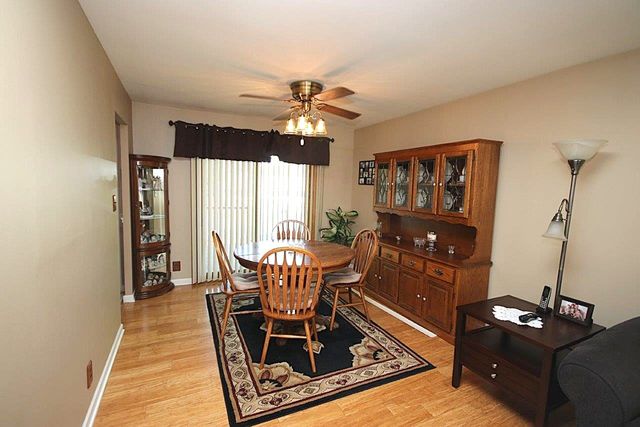 102 Villa Road, Streamwood, IL 60107