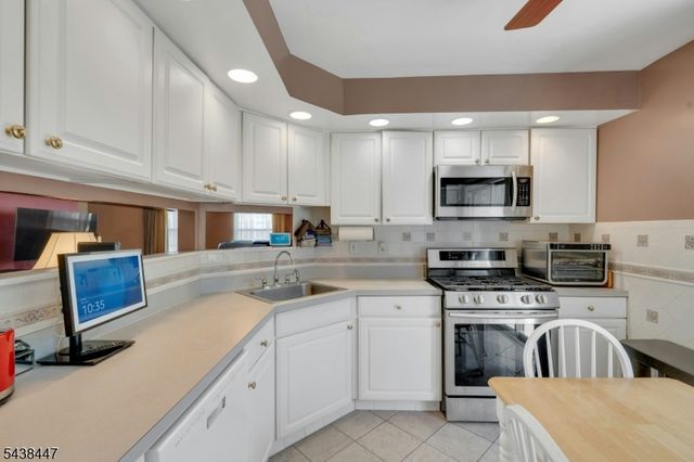 72 Marrow St, Newark City, NJ 07103