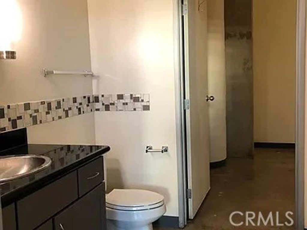 Image 5 of property listing at 420 S San Pedro 306, Los Angeles, CA 90013