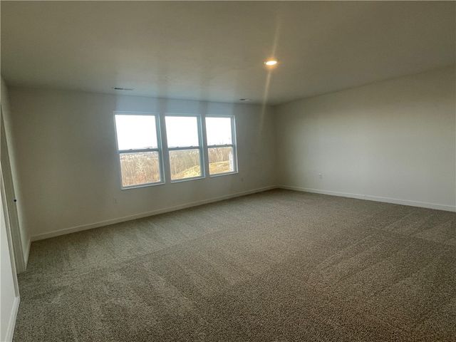 438 Hawthorn Hill DR, North Strabane, PA 15317