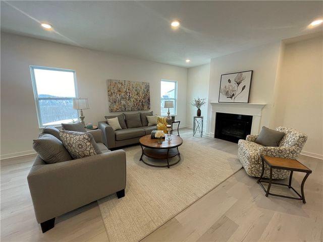 438 Hawthorn Hill DR, North Strabane, PA 15317