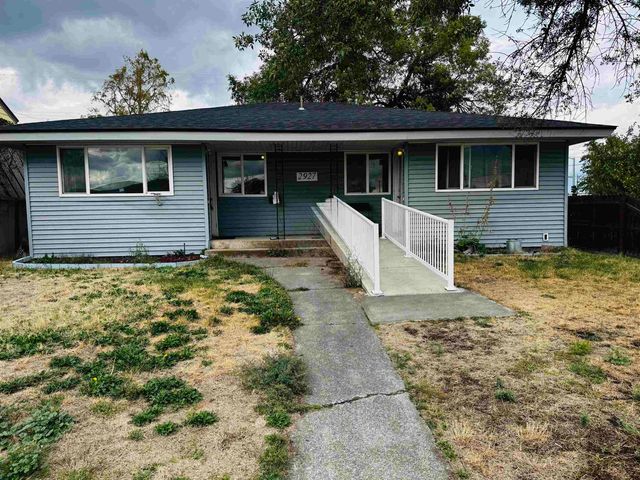 2927 E HOFFMAN St, Spokane, WA 99208 property photo