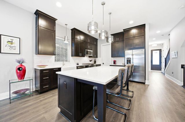 951 Hudson Crossing, Grandview Heights, OH 43212