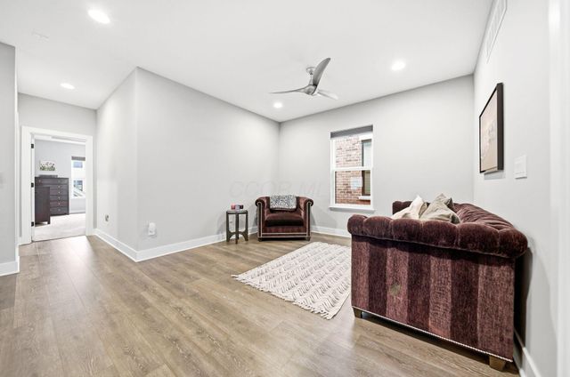 951 Hudson Crossing, Grandview Heights, OH 43212