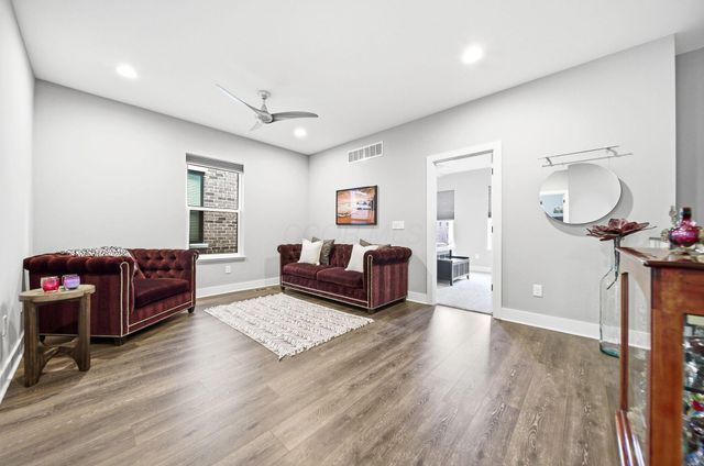 951 Hudson Crossing, Grandview Heights, OH 43212