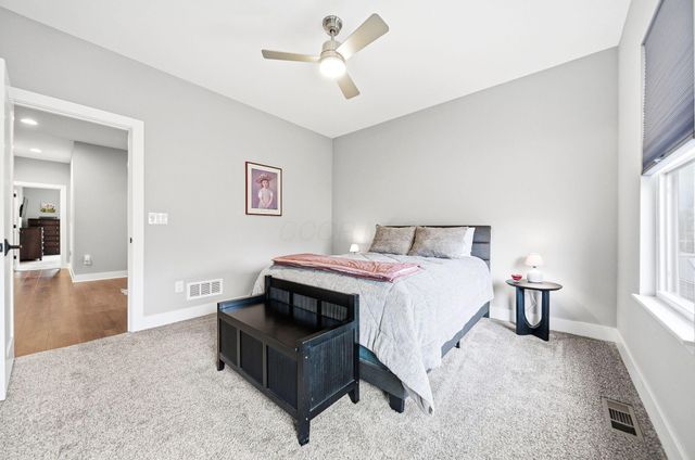 951 Hudson Crossing, Grandview Heights, OH 43212