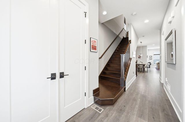 951 Hudson Crossing, Grandview Heights, OH 43212