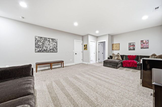 951 Hudson Crossing, Grandview Heights, OH 43212